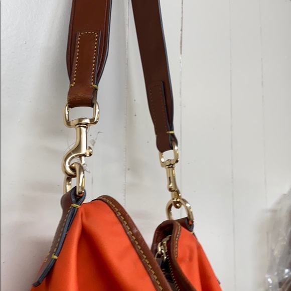 Dooney & bourke purse - Picture 3 of 4